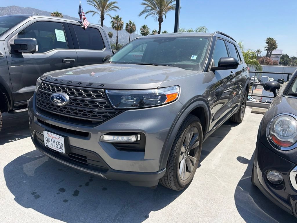 Certified 2023 Ford Explorer XLT w/ Equipment Group 202A AWD/4WD image 3