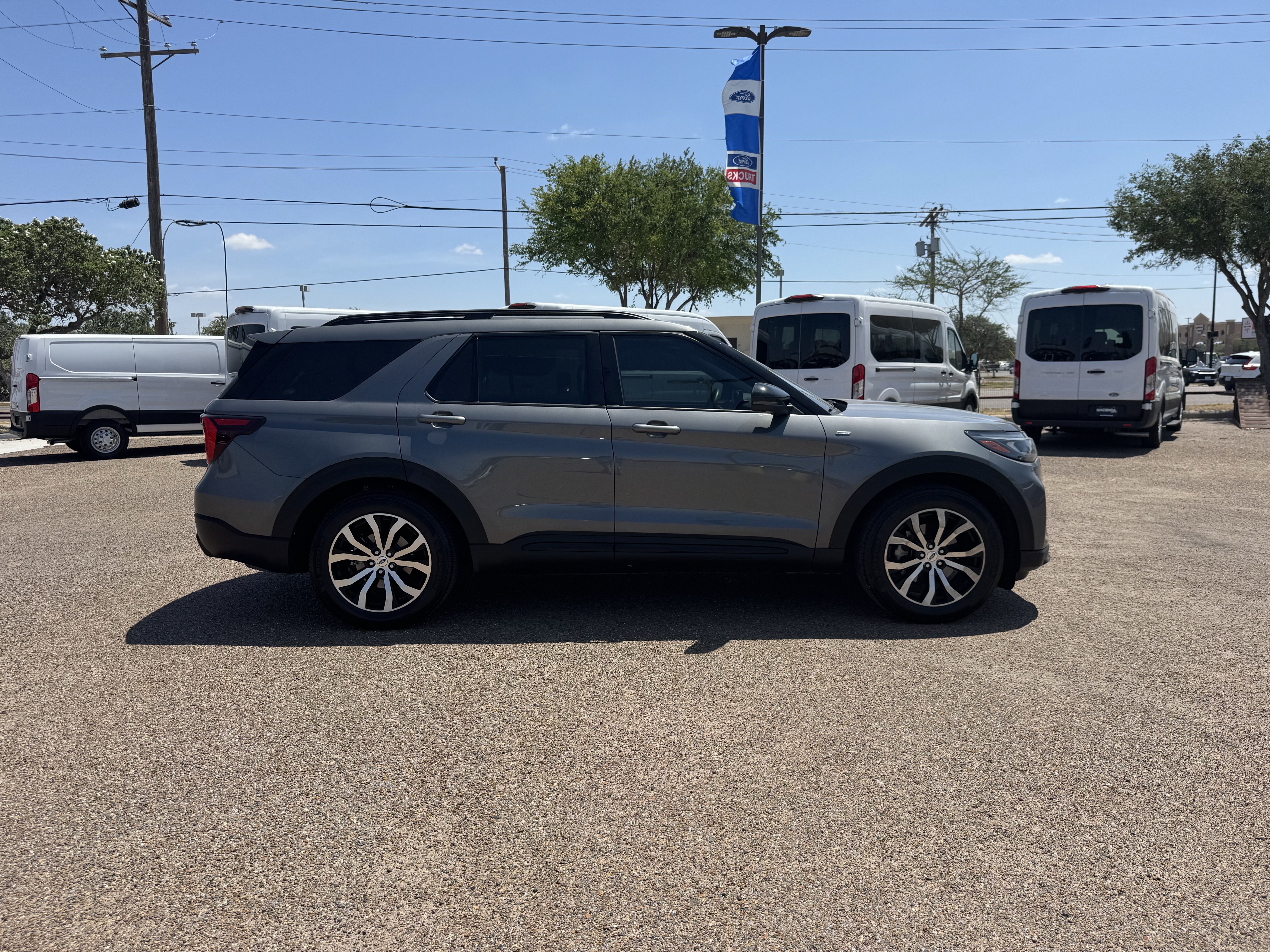 Certified 2025 Ford Explorer ST-Line RWD image 4