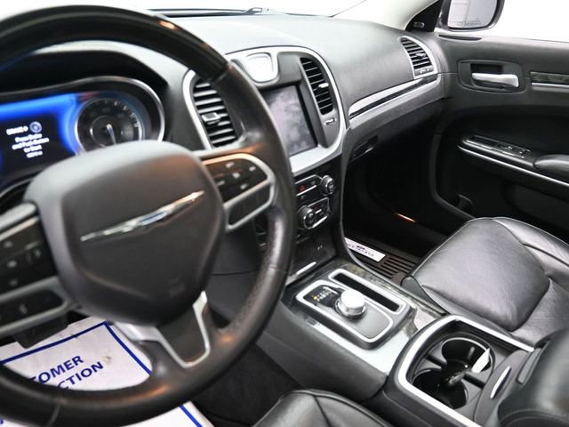 Used 2020 Chrysler 300 Limited image 24