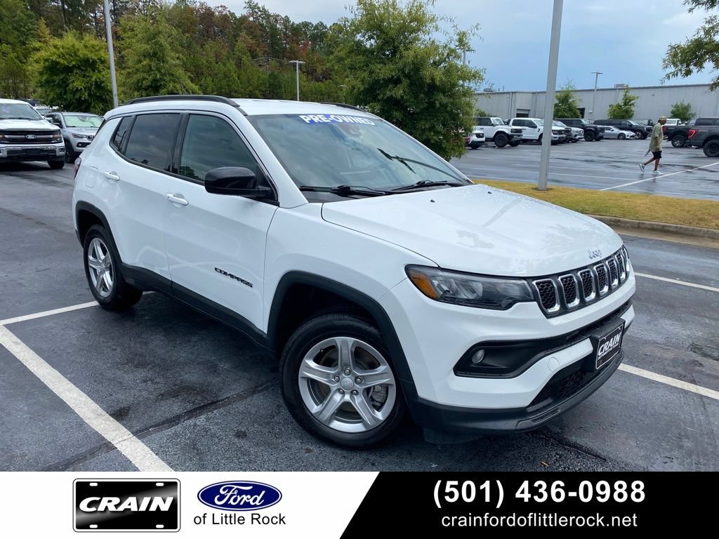 Used 2024 Jeep Compass Latitude AWD/4WD image 1