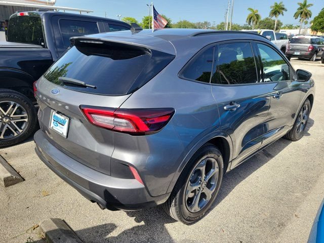 Certified 2024 Ford Escape ST-Line w/ Tech Pack #1 FWD image 4