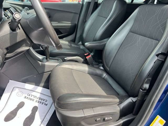 Used 2019 Chevrolet Trax LT w/ Sun & Sound Package FWD image 20