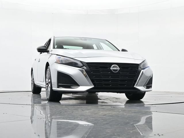 Used 2024 Nissan Altima 2.5 SV FWD image 35