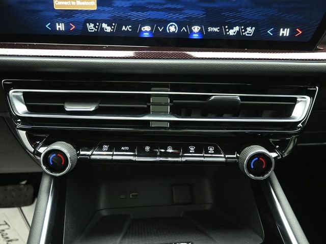 Used 2024 Chevrolet Traverse RS w/ LPO, Floor Liner Package image 21