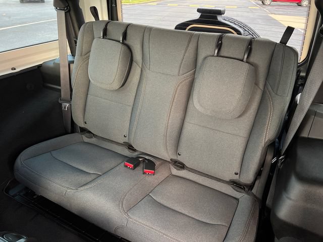 Used 2026 Jeep Wrangler Sport AWD/4WD image 25