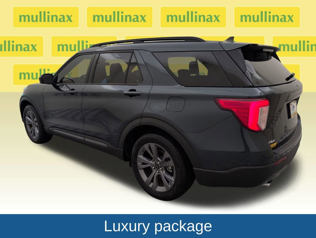 Certified 2022 Ford Explorer XLT w/ Equipment Group 202A image 3