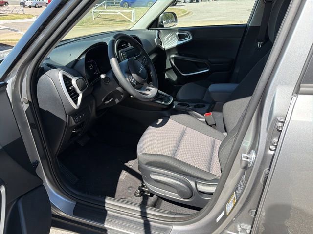 Used 2025 Kia Soul LX w/ LX Technology Package image 8