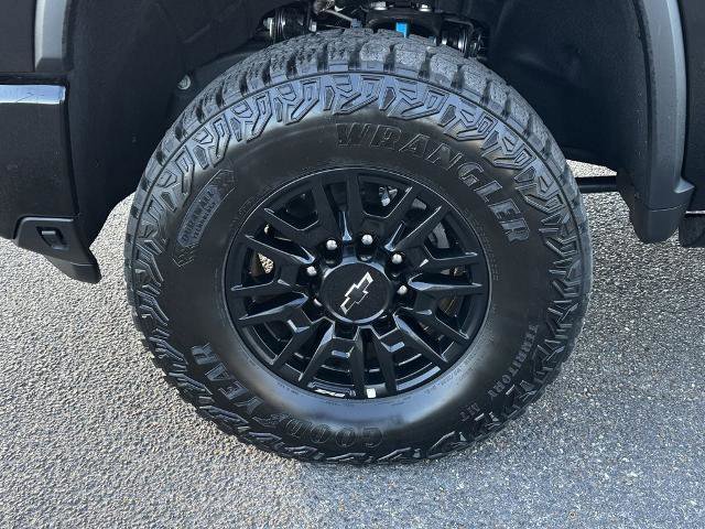 Used 2026 Chevrolet Silverado 2500 ZR2 w/ LPO, Dark Essentials Package image 10
