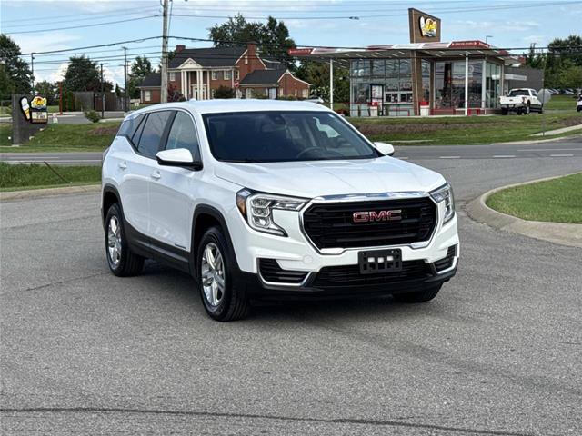 Used 2024 GMC Terrain SLE AWD/4WD image 3