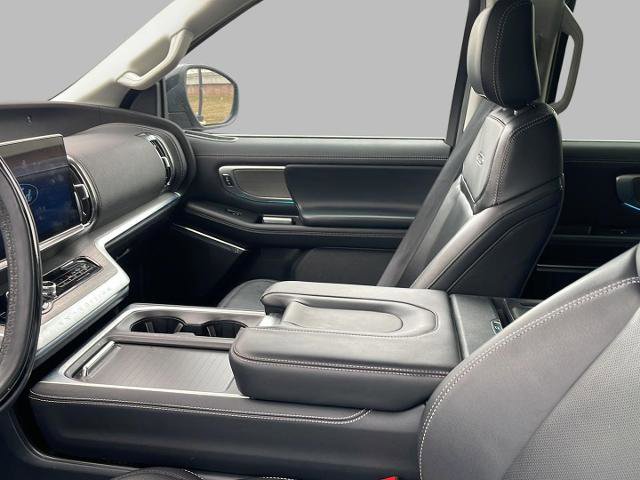 Certified 2025 Ford Expedition Max Platinum image 7