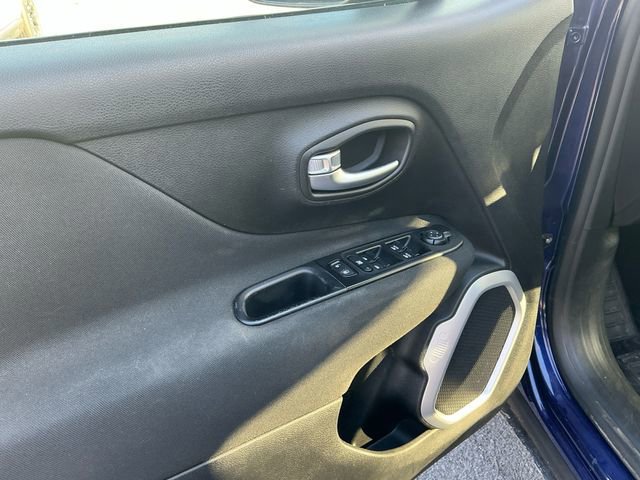 Used 2020 Jeep Renegade Latitude image 11