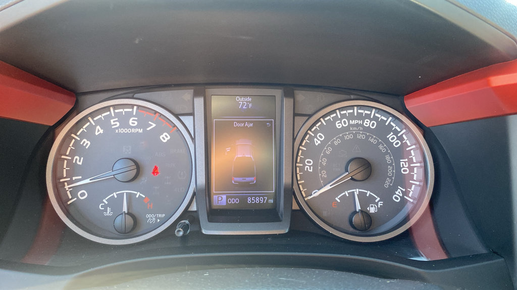 Used 2018 Toyota Tacoma TRD Sport w/ Technology Package RWD image 25