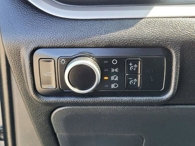 Certified 2023 Ford Explorer XLT RWD image 26