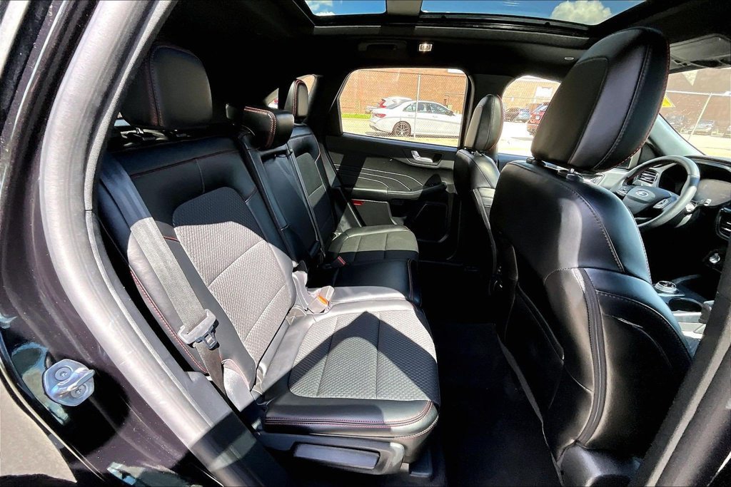 Certified 2024 Ford Escape ST-Line w/ Tech Pack #1 AWD/4WD image 26