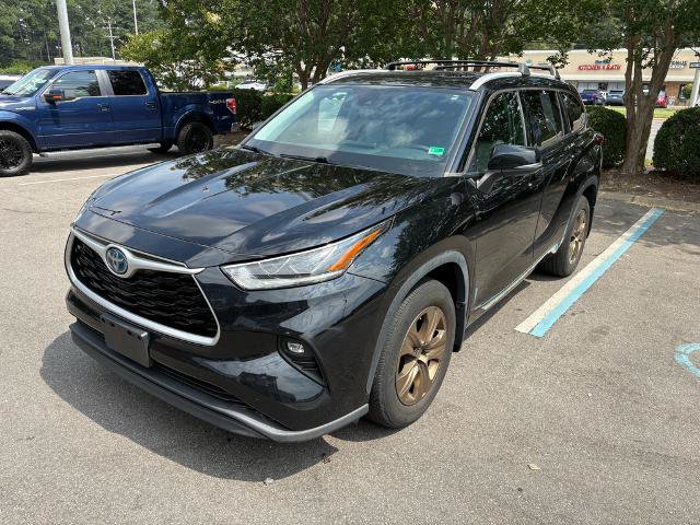 Used 2022 Toyota Highlander Bronze Edition AWD/4WD image 1