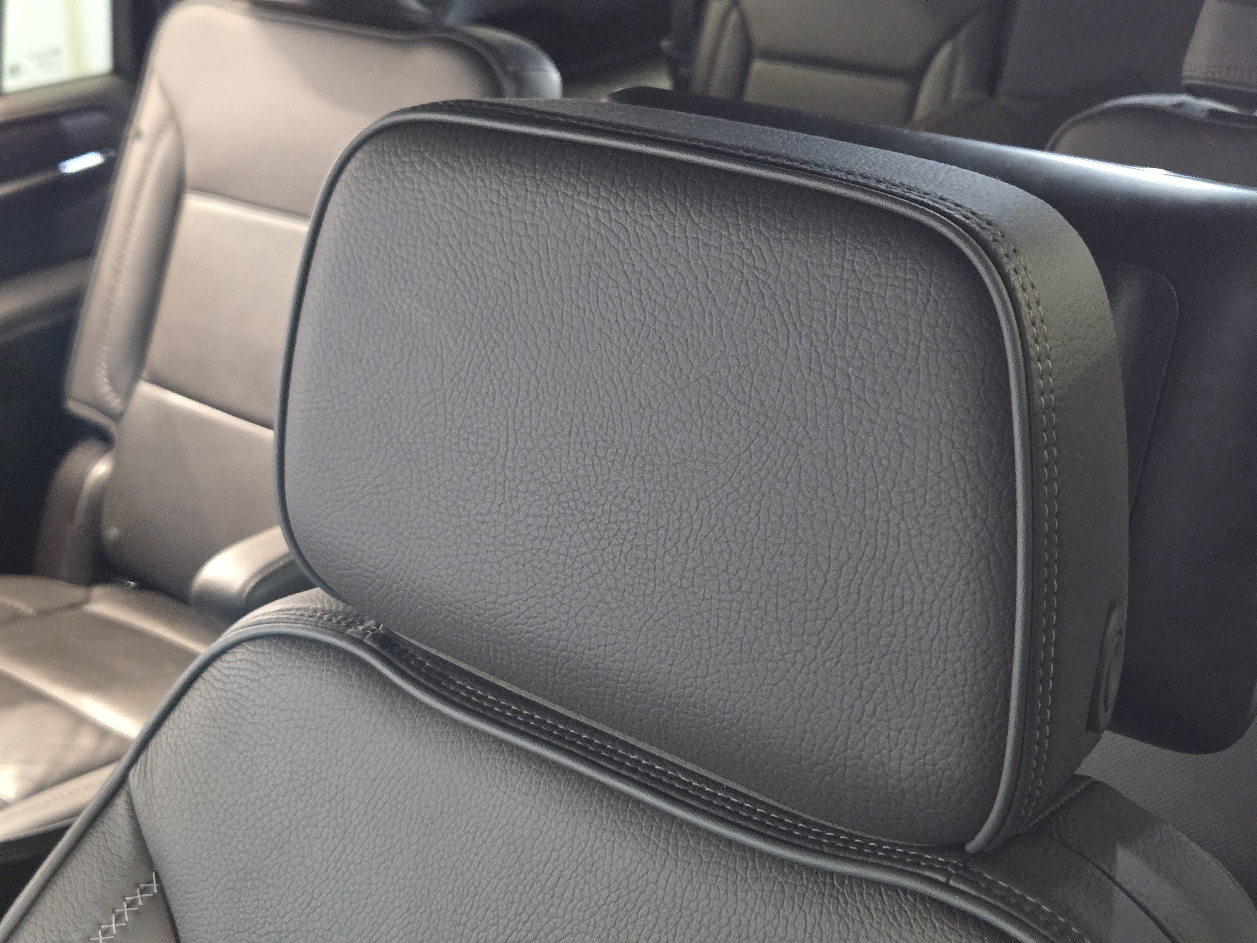 Used 2023 GMC Yukon XL Denali w/ Advanced Technology Package image 14