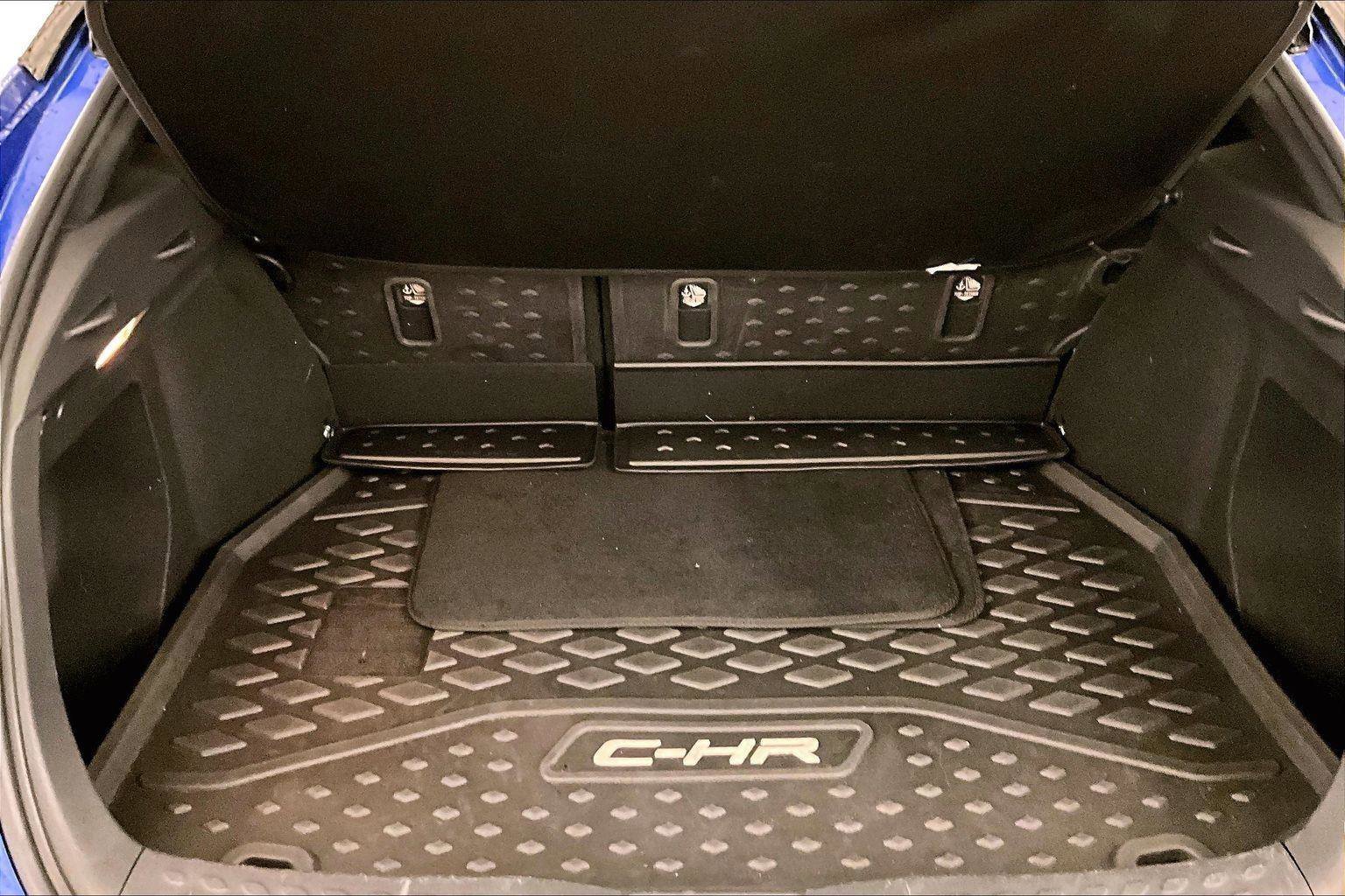 Used 2020 Toyota C-HR XLE image 33