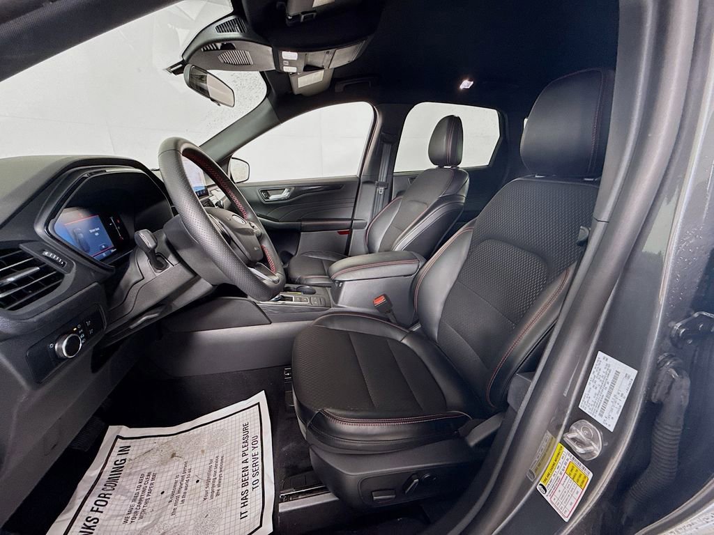 Certified 2025 Ford Escape ST-Line image 9