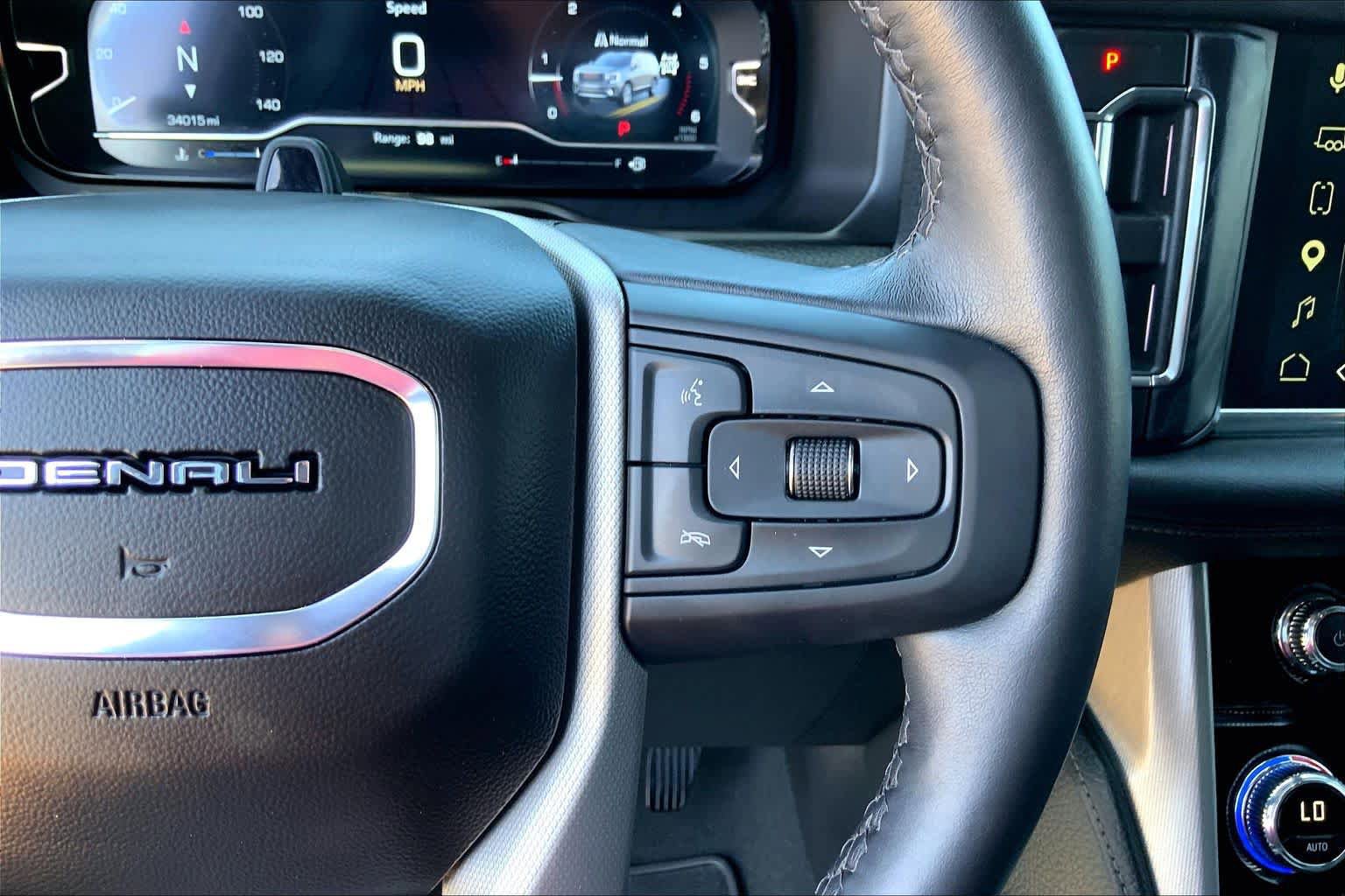 Used 2024 GMC Yukon XL Denali w/ Denali Reserve Package AWD/4WD image 25