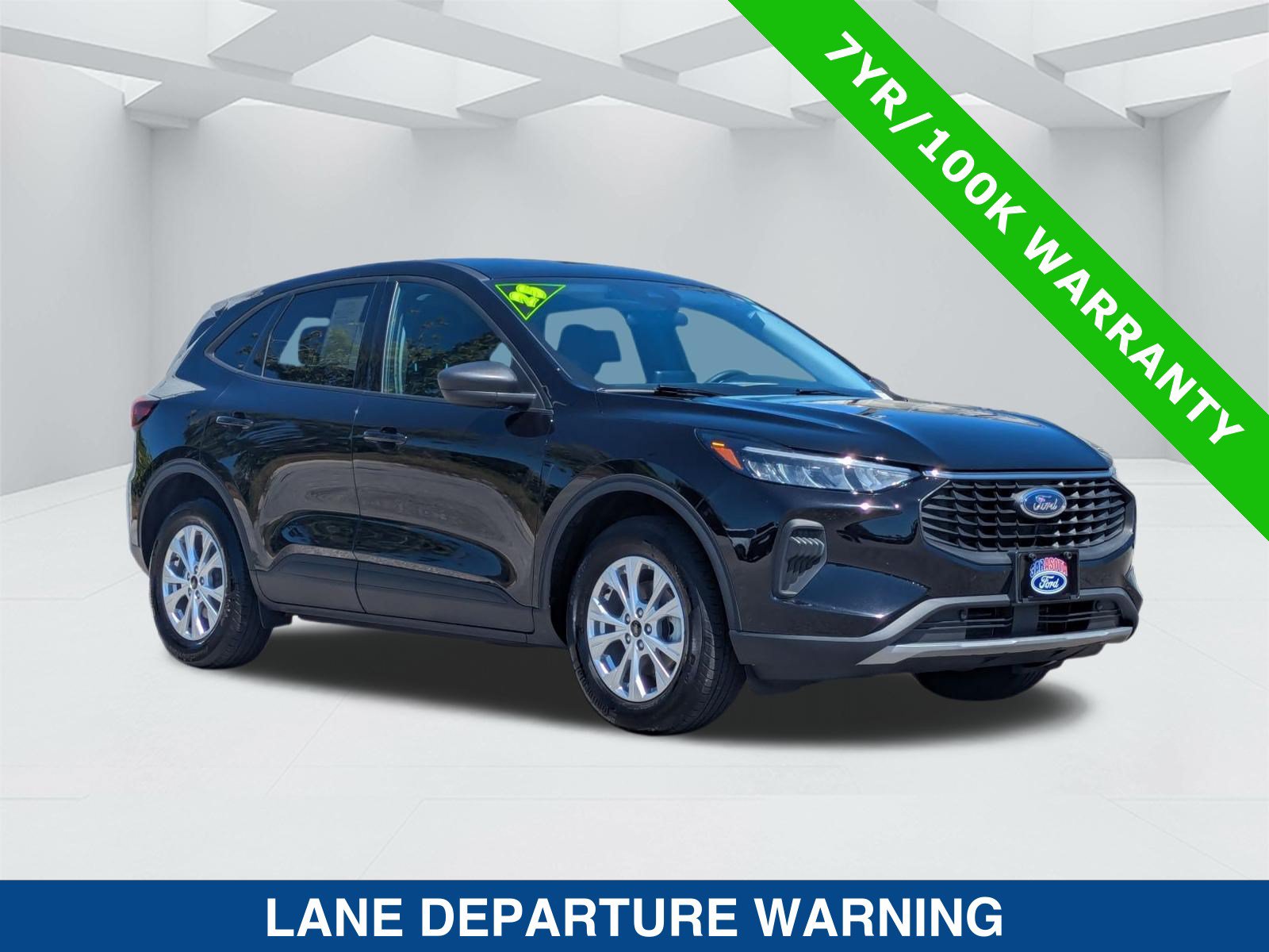 Certified 2025 Ford Escape Active AWD/4WD image 3