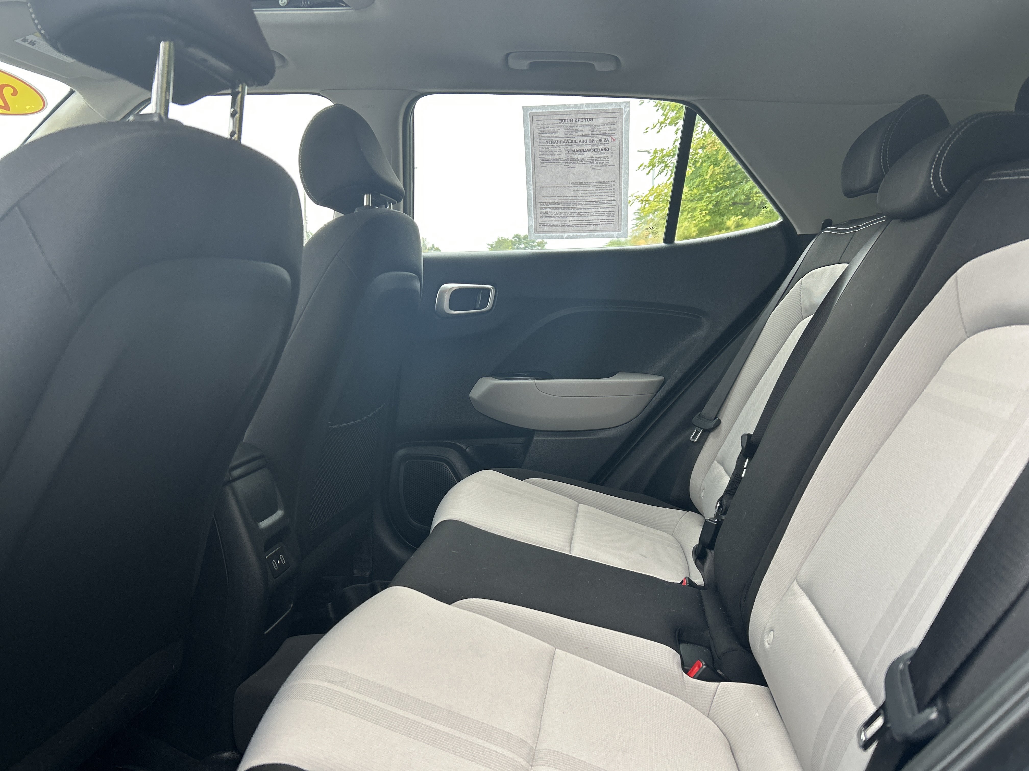 Used 2024 Hyundai Venue SEL FWD image 18