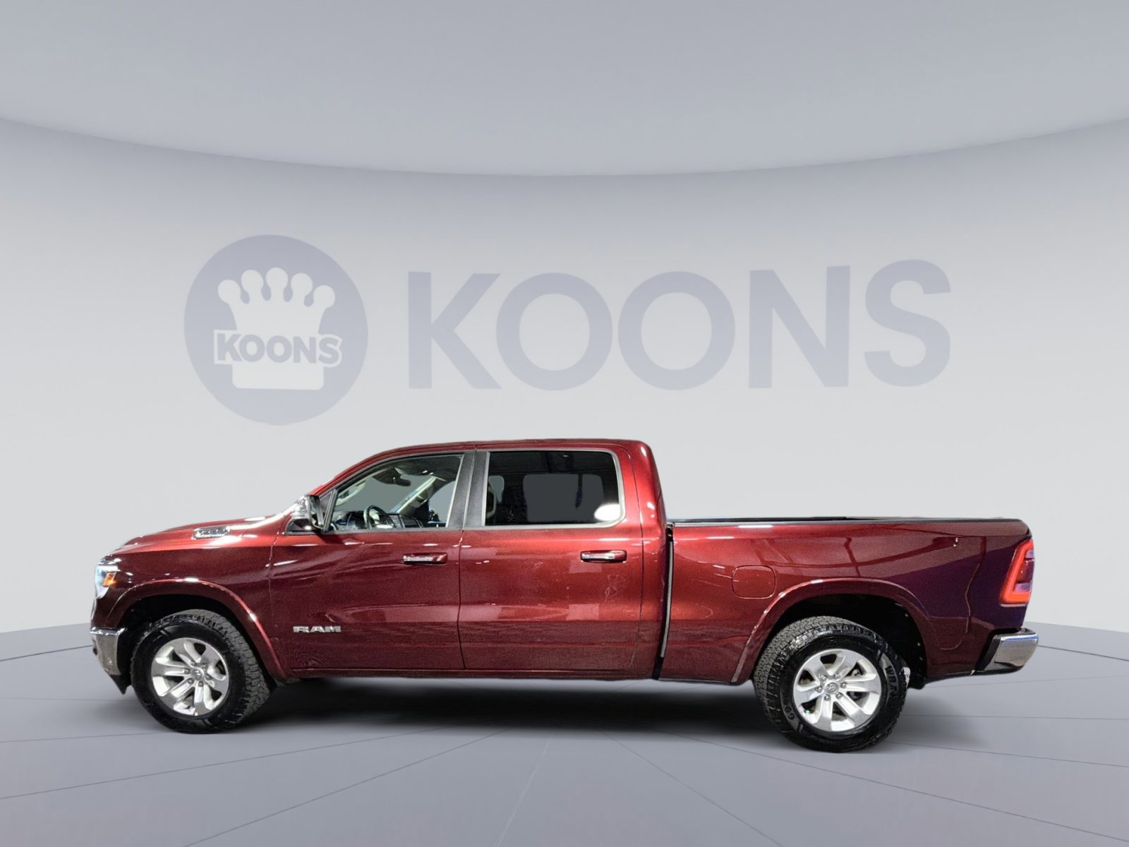 Used 2022 RAM 1500 Laramie AWD/4WD image 2