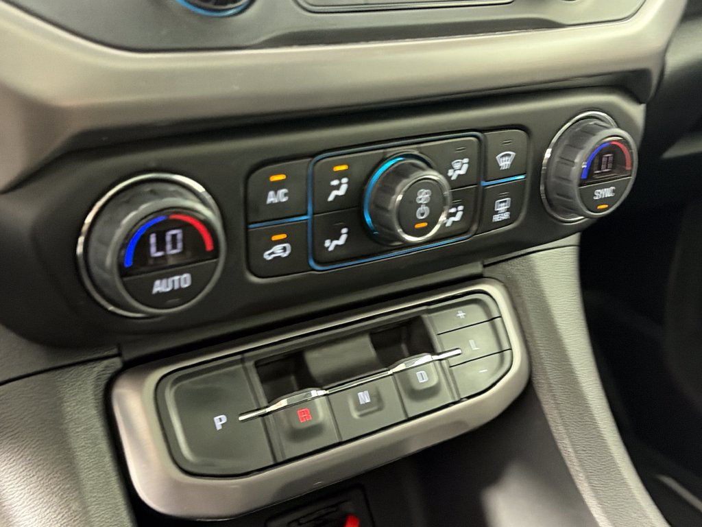 Used 2023 GMC Acadia AT4 w/ Technology Package AWD/4WD image 21
