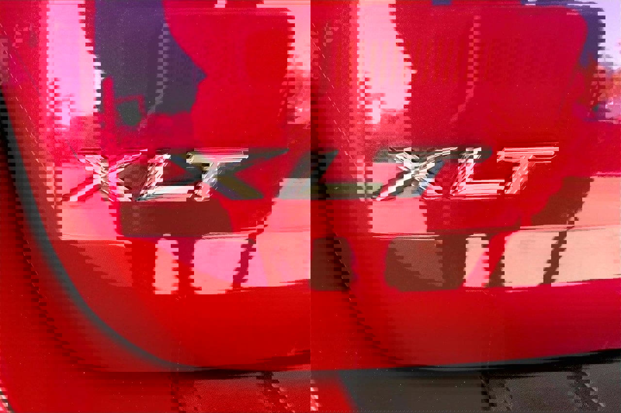 Certified 2022 Ford Explorer XLT w/ Equipment Group 202A image 31