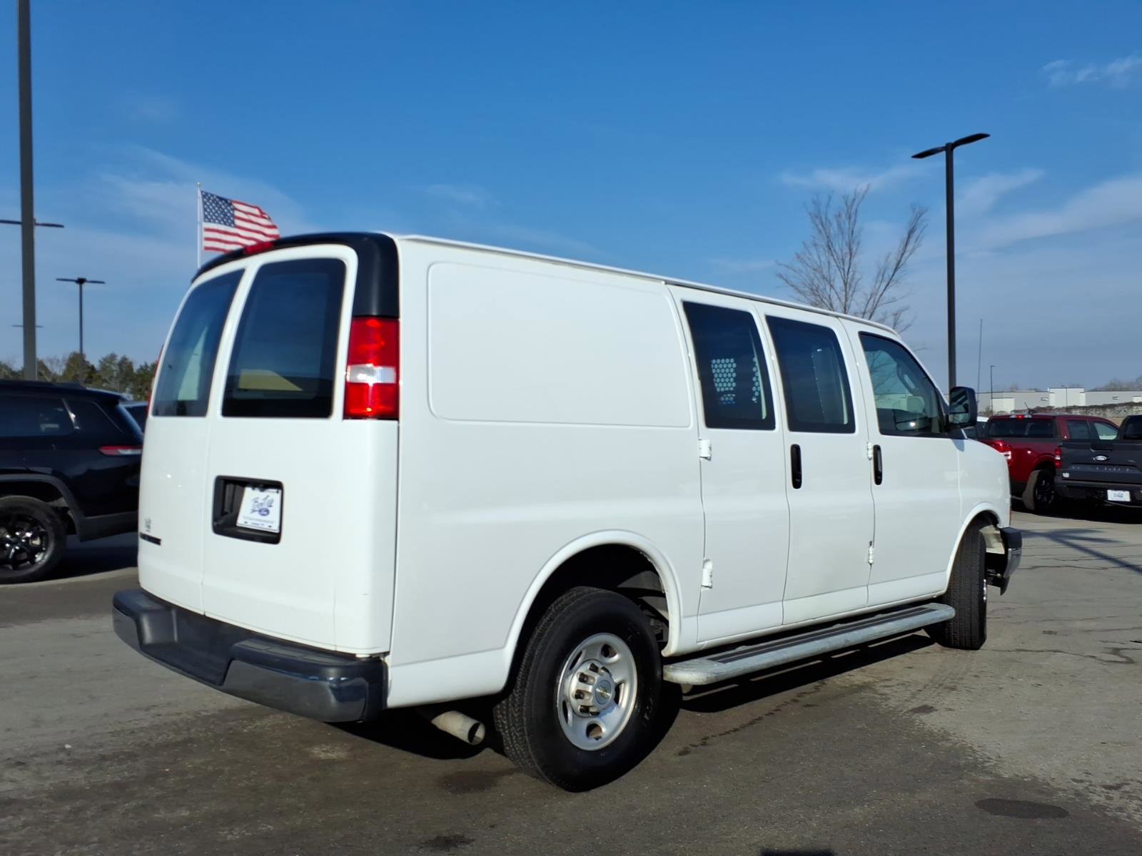 Used 2024 Chevrolet Express 2500 w/ Driver Convenience Package image 5