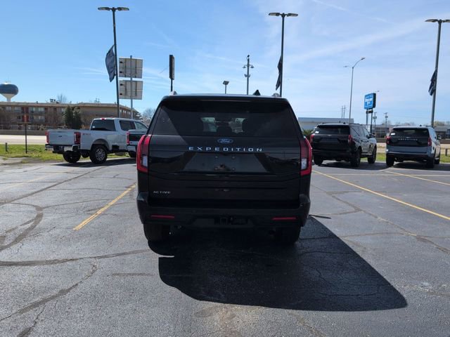 Certified 2025 Ford Expedition Active image 4