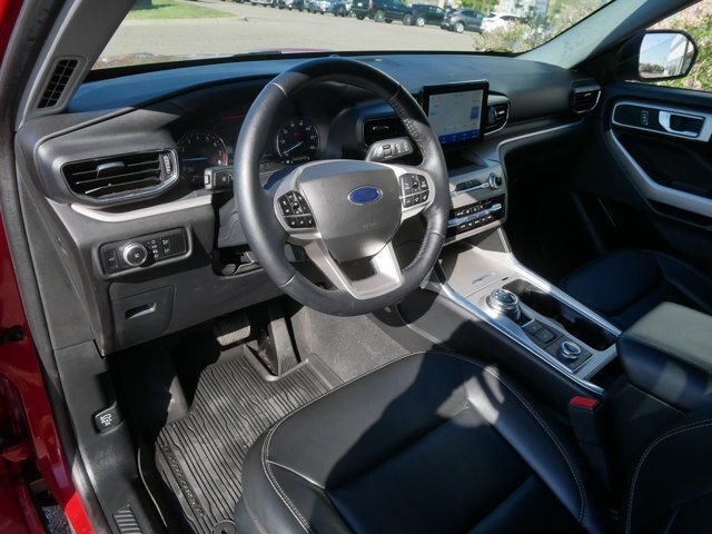 Certified 2022 Ford Explorer XLT w/ Equipment Group 202A AWD/4WD image 11