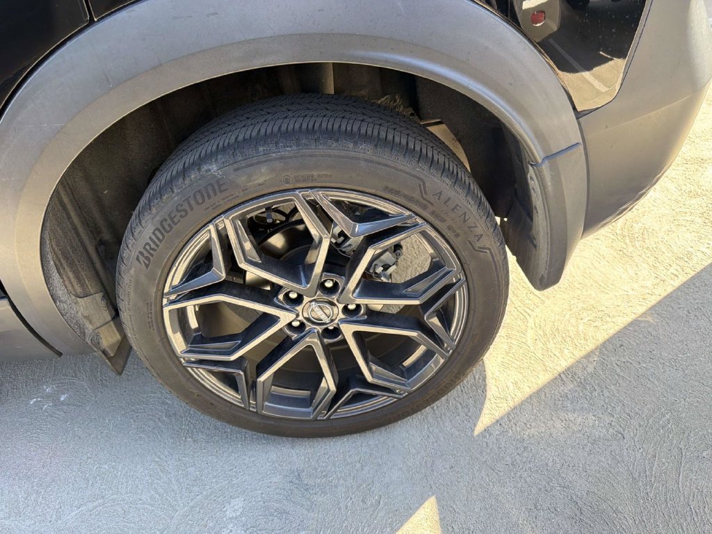 Used 2025 Nissan Kicks SR FWD image 13