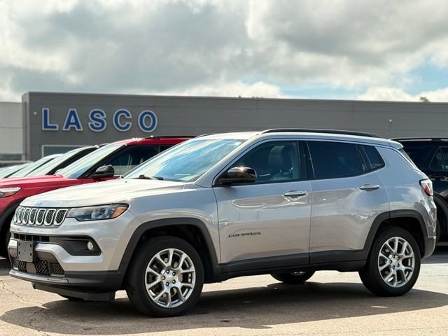 Used 2023 Jeep Compass Latitude w/ Sun and Sound Group AWD/4WD 360° Tour