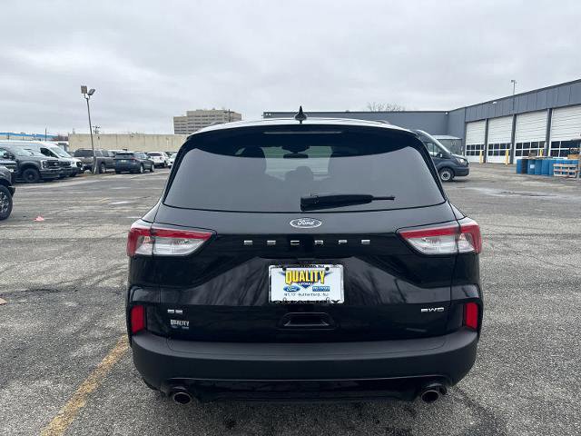 Certified 2022 Ford Escape SE w/ SE Sport Appearance Package AWD/4WD image 3