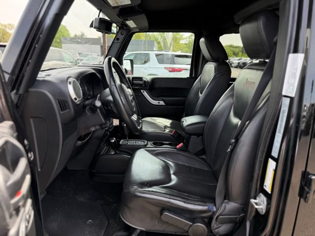 Used 2018 Jeep Wrangler Unlimited Sahara AWD/4WD image 11