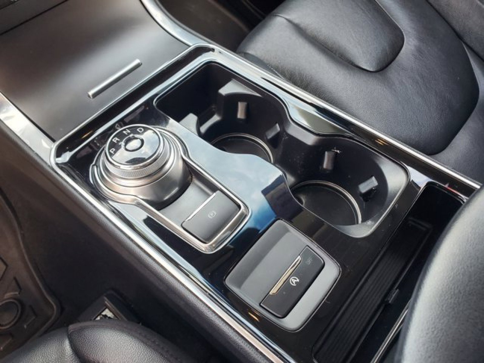 Certified 2019 Ford Edge Titanium image 25