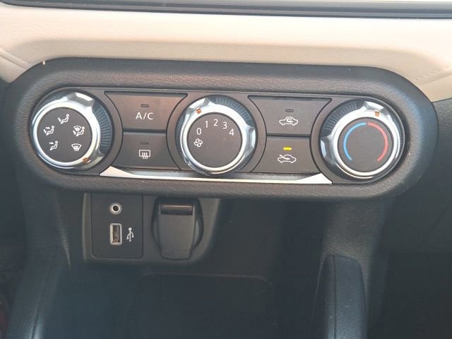 Used 2021 Nissan Versa SV image 28