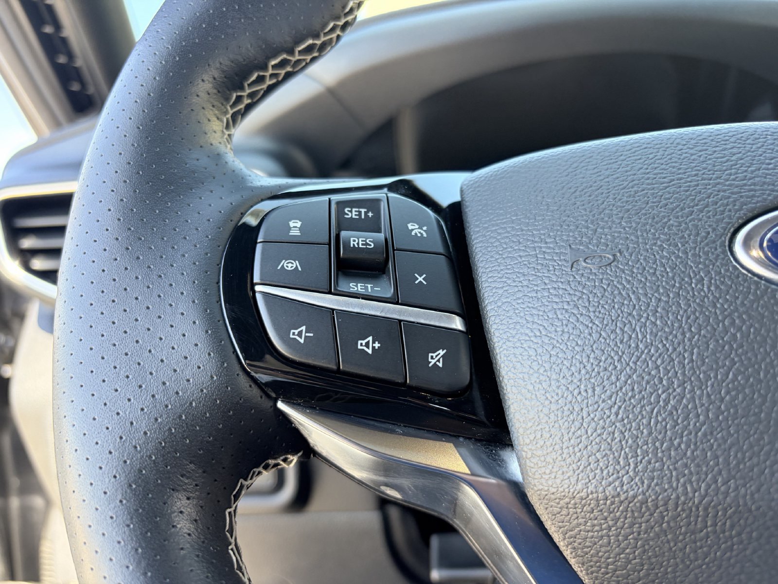 Certified 2022 Ford Explorer ST AWD/4WD image 21