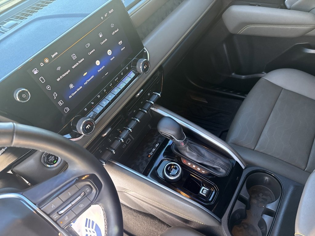 Used 2023 Chevrolet Colorado ZR2 w/ ZR2 Convenience Package III image 13