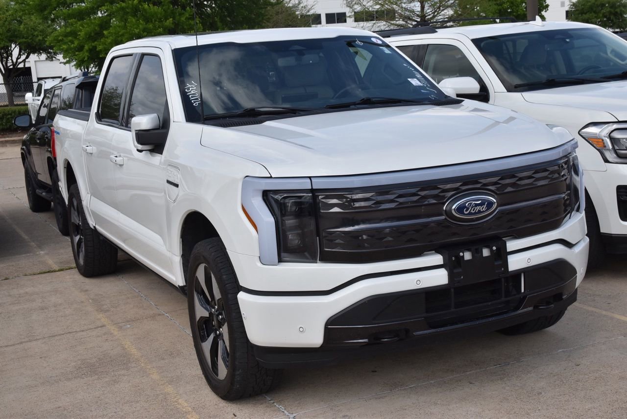 Certified 2023 Ford F150 Lightning Platinum image 4