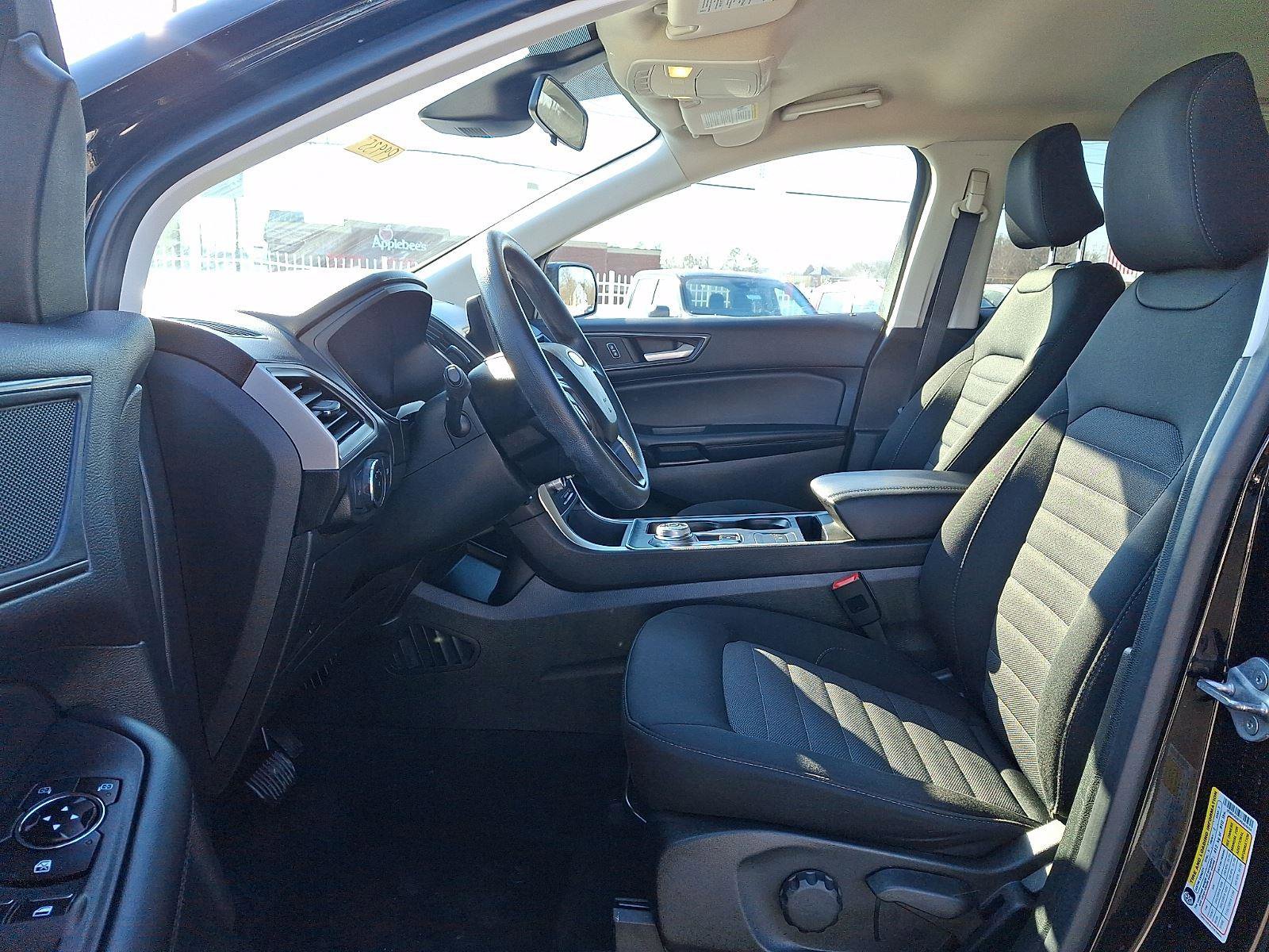 Certified 2023 Ford Edge SE w/ Black Appearance Package image 10