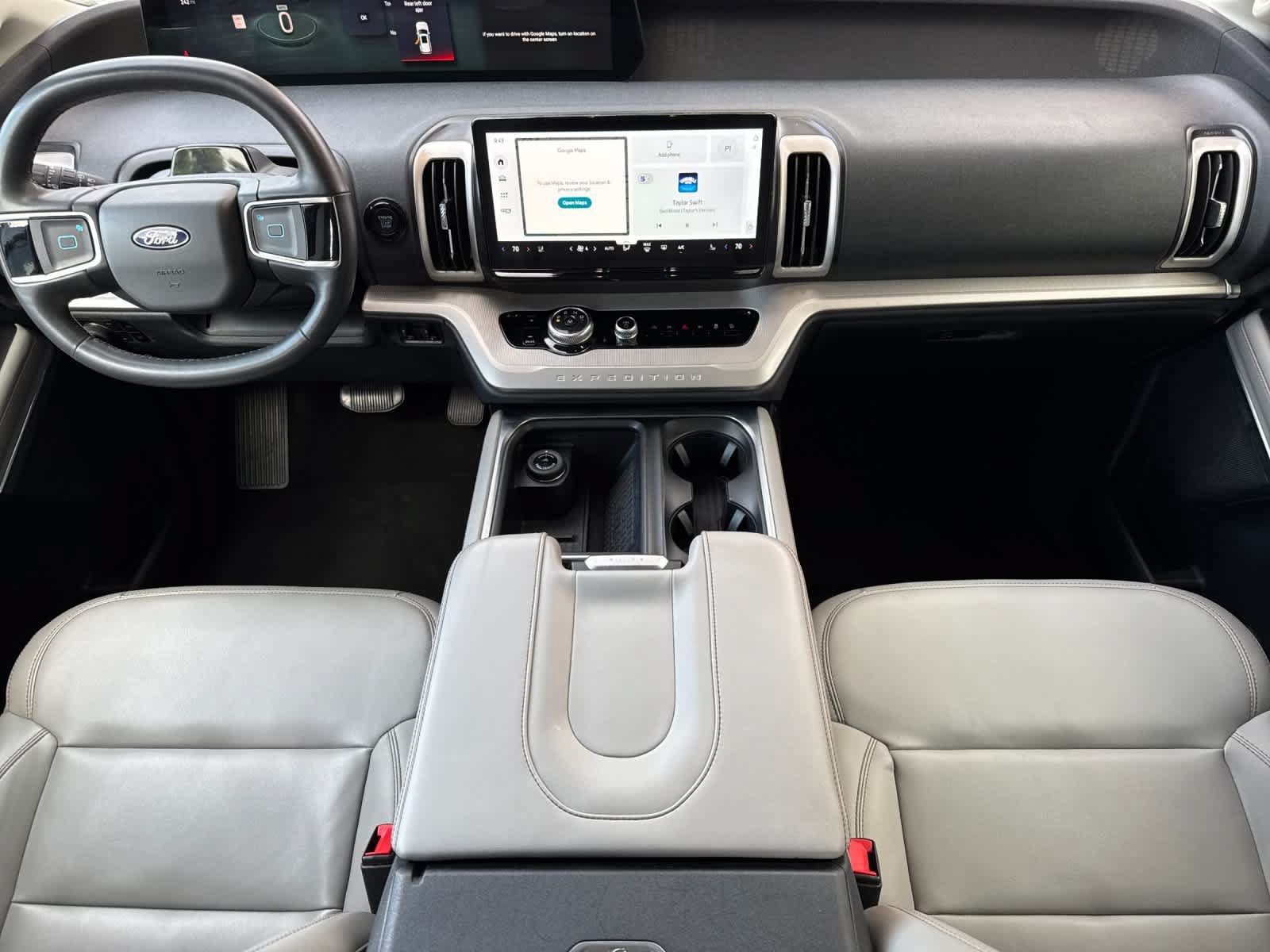 Certified 2025 Ford Expedition Active AWD/4WD image 3