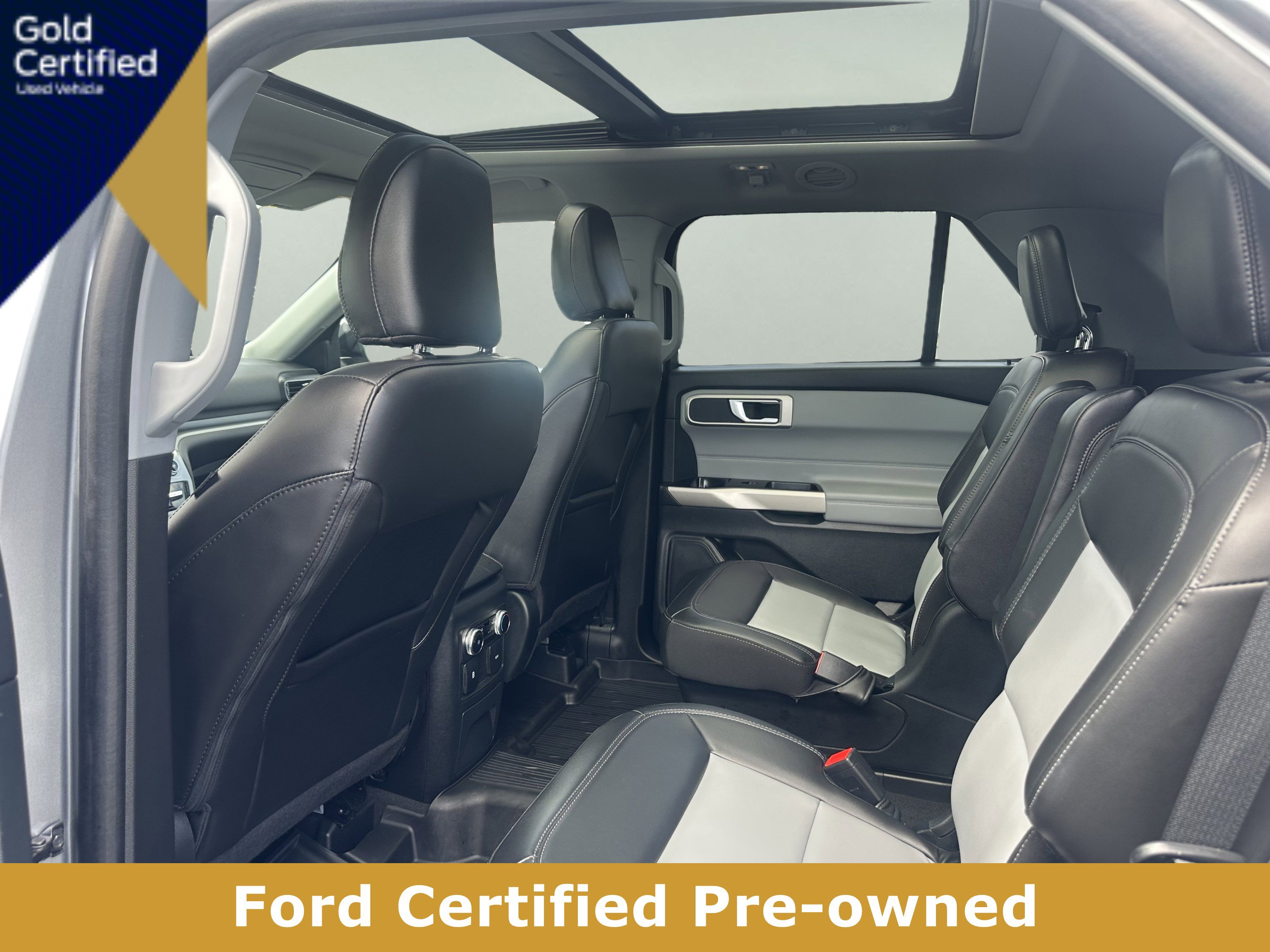 Certified 2023 Ford Explorer XLT w/ Equipment Group 202A AWD/4WD image 10