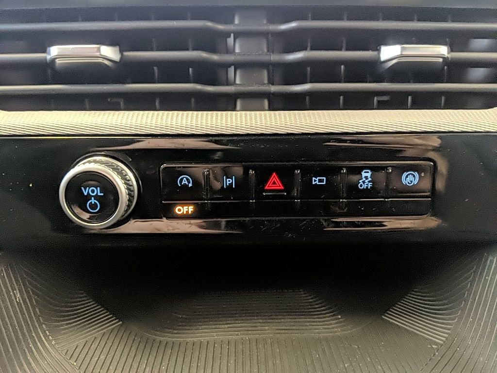 Certified 2025 Ford Explorer Active image 20