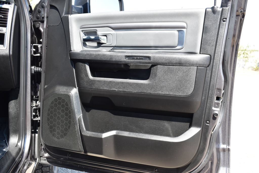 Used 2021 RAM 1500 Classic SLT AWD/4WD image 34