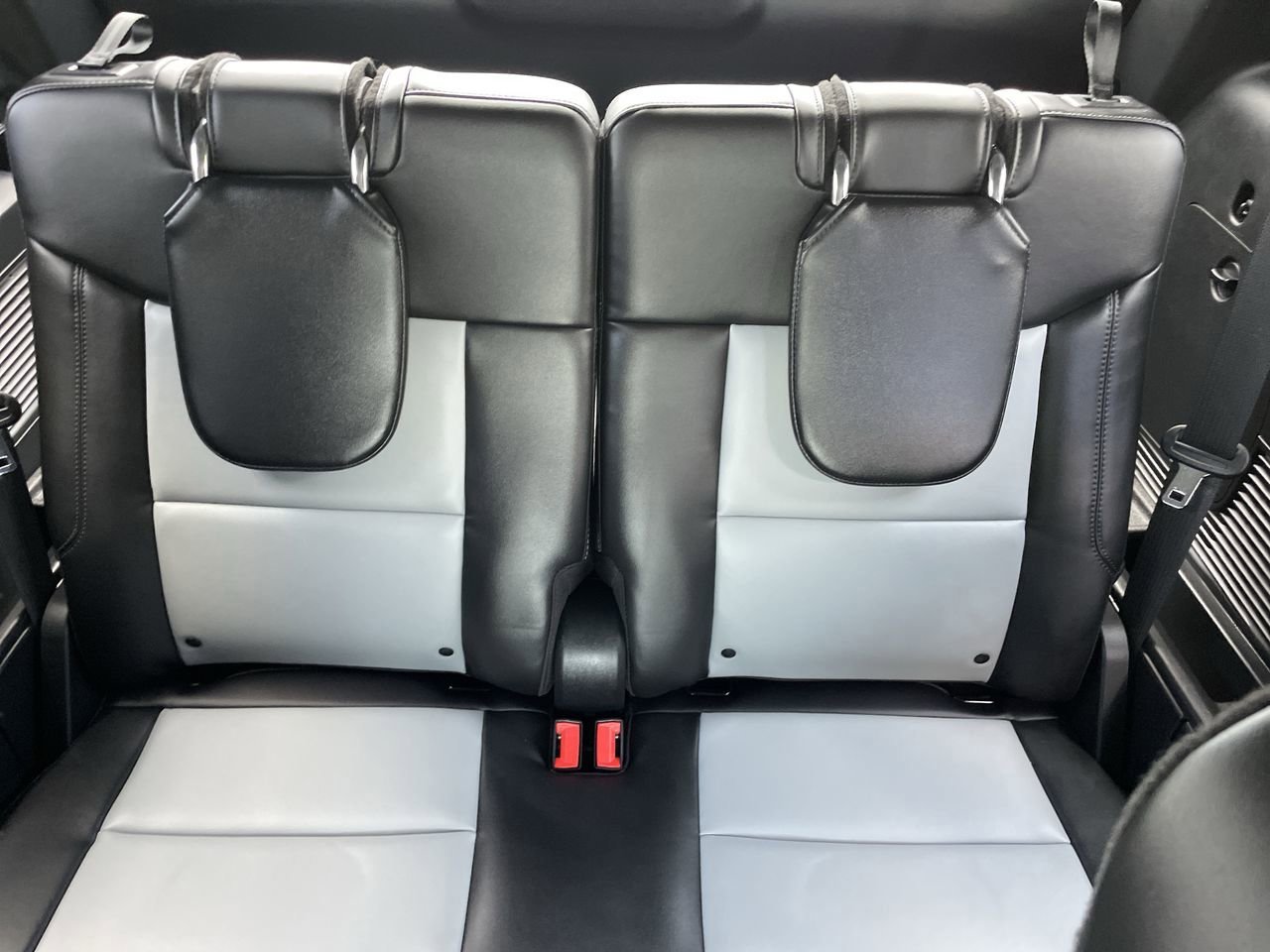 Certified 2024 Ford Explorer XLT w/ Equipment Group 202A RWD image 18