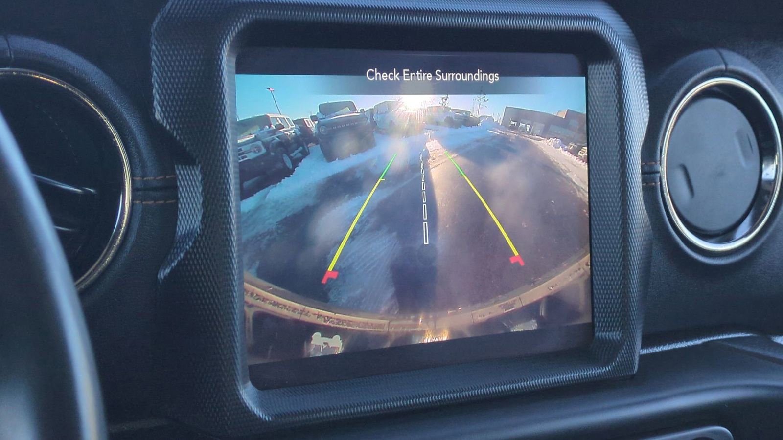 Used 2022 Jeep Wrangler Unlimited Sahara image 32