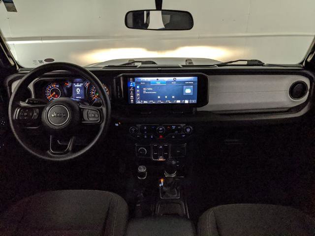 Used 2025 Jeep Gladiator Sport image 8