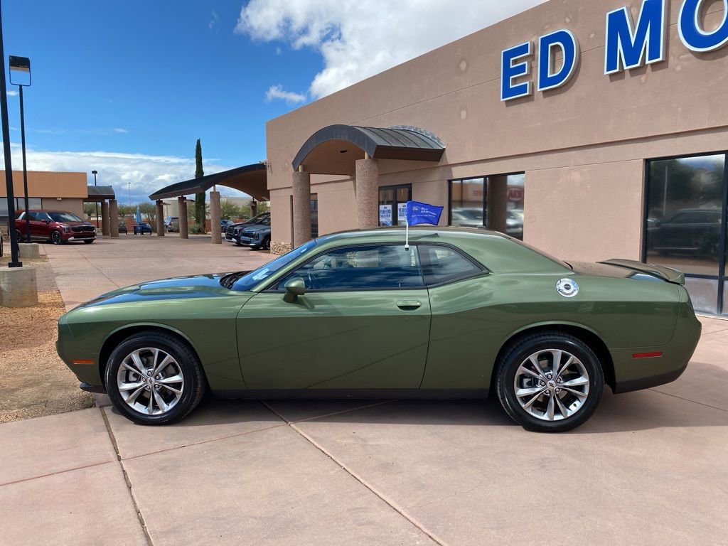 Used 2021 Dodge Challenger SXT AWD/4WD image 5
