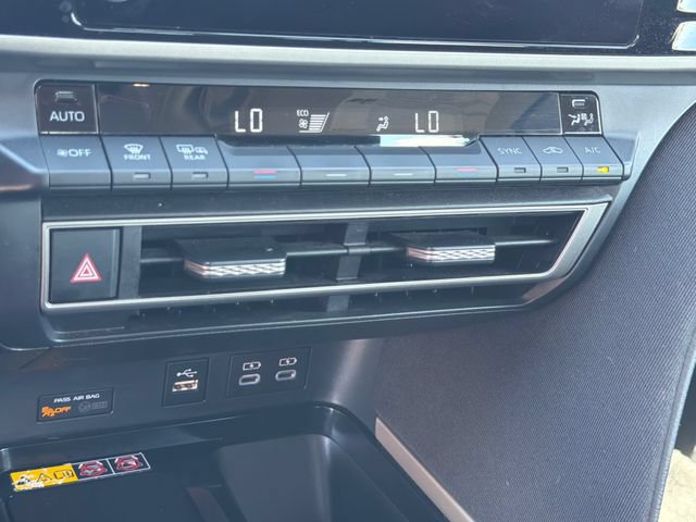 Used 2025 Toyota Camry LE FWD image 14